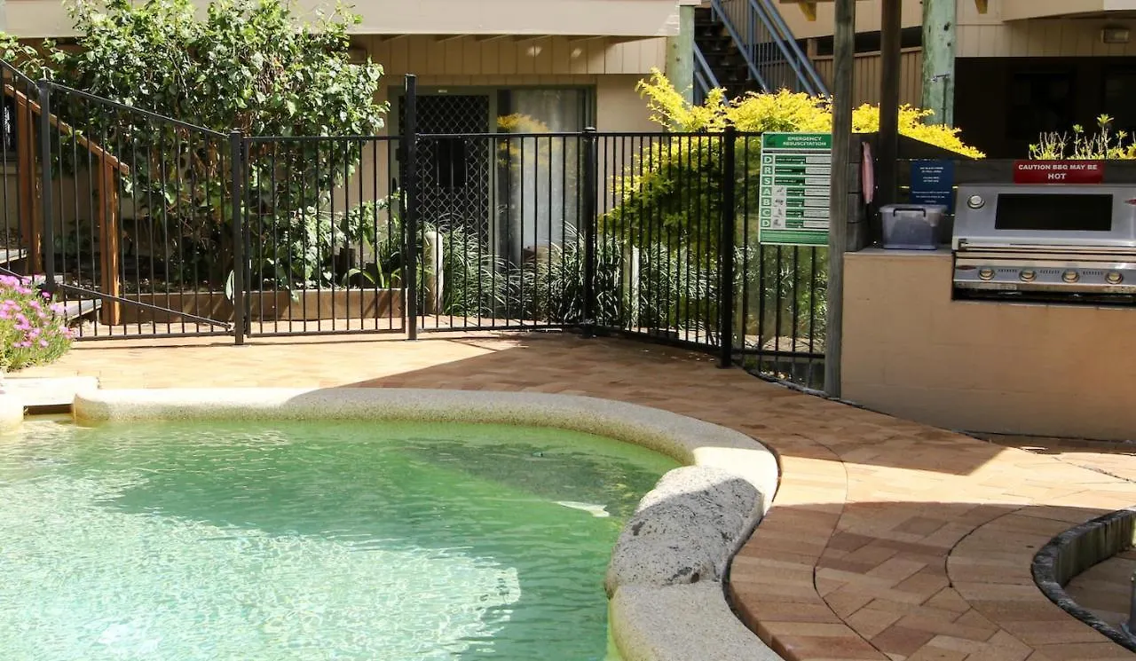Apartment The Dunes + 100M To Beach + Pool + Exceptional Location Point Lookout